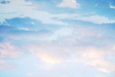 Doğa arka planında güzel mavi gökyüzü