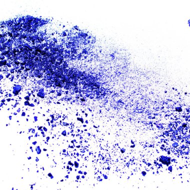  toz beyaz arkaplana sıçramış