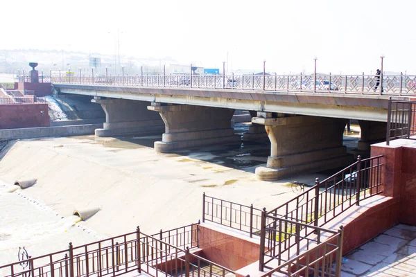 Gran Puente Sobre Canal Agua — Foto de Stock