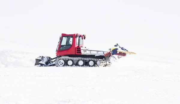 Snowplow Máquina Nas Montanhas Imagens Royalty-Free