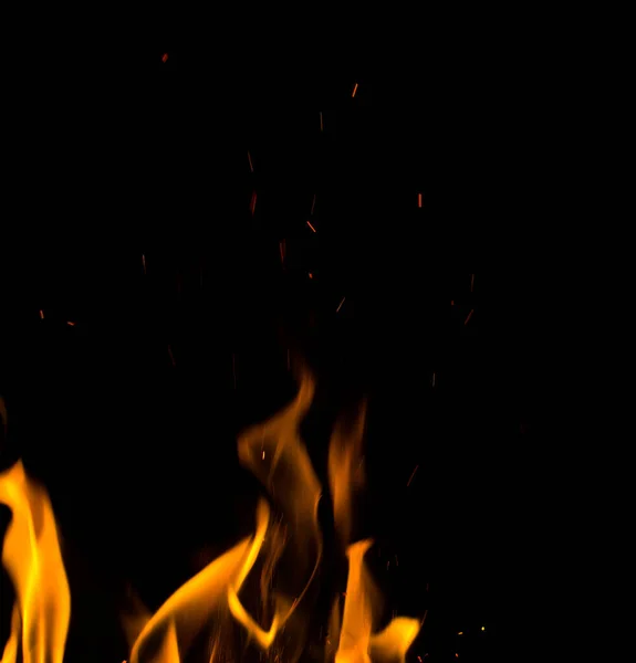Eld Lågor Med Gnistor Svart Bakgrund — Stockfoto