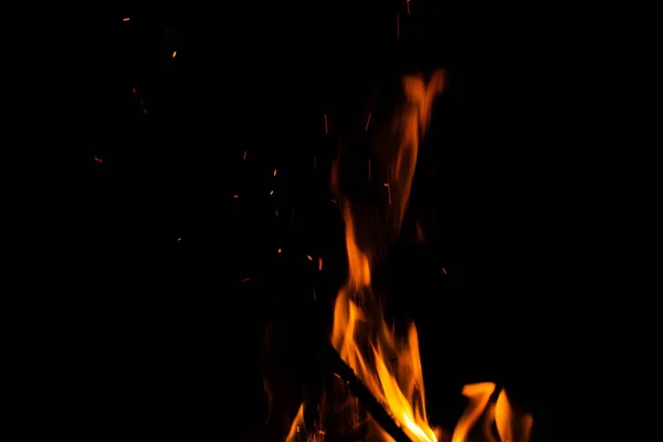 Полум Вогню Іскрами Чорному Тлі — стокове фото