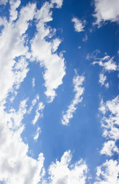 Nuages Avec Ciel Bleu — Photo