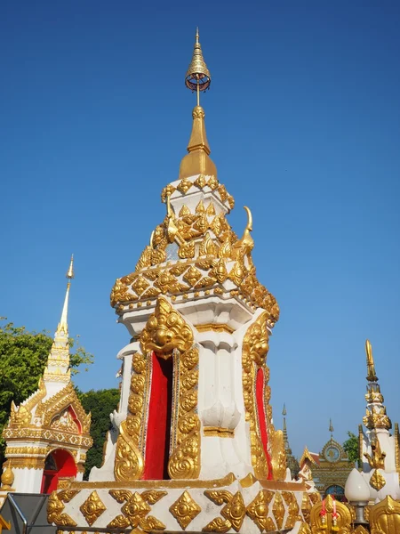 Thailändska pagoda — Stockfoto