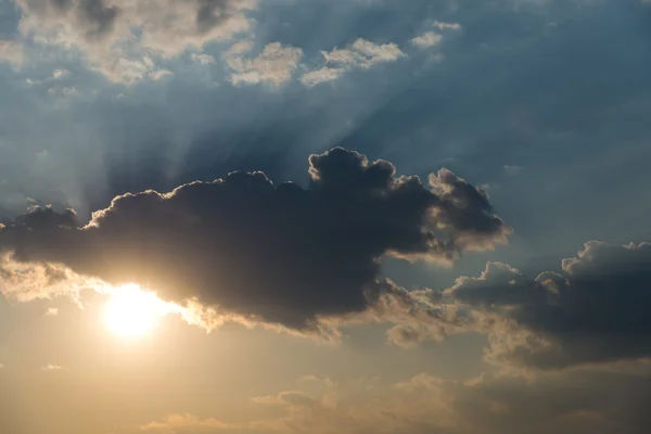 Güneş ve gökyüzü