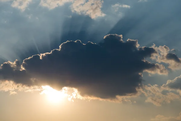 Güneş ve gökyüzü