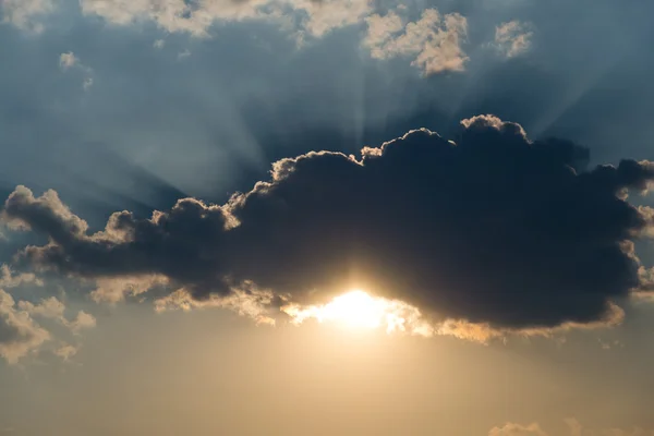 Güneş ve gökyüzü