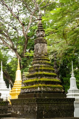 Siyam Reap, Siyam Reap / Kamboçya - 24 Ekim 2016: Görüntü Angkor Wat kompleks tapınağında. Anıtları olan bir mezarlık.