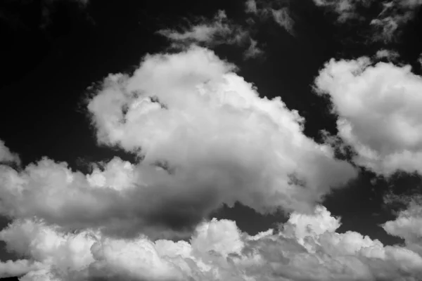 Bild Des Himmels Große Regenwolken Blauer Himmel Mit Weißen Wolken — Stockfoto