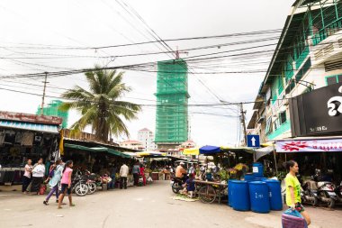Phnom Penh, Phnom Penh / Kamboçya - 23 Eylül 2016: Phnom Penh şehrinin resmi. Şehir merkezindeki merkezi pazarın resmi.