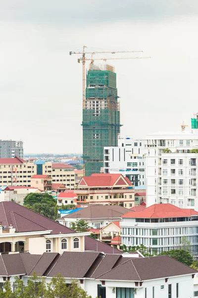 Imagen Phnom Penh City Contraste Arquitectura Grandes Edificios Junto Casas — Foto de Stock