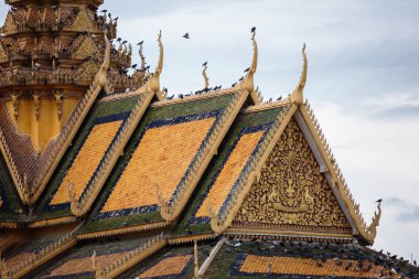 Phnom Penh, Phnom Penh / Peru - 23 Eylül 2016: Kamboçya Kral Sarayı 'nın resmi. Mimarinin ayrıntıları.