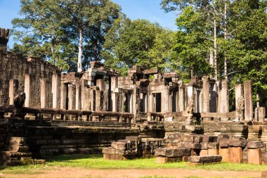 Siyam Reap, Siyam Reap / Kamboçya - 30 Eylül 2016: Görüntü Angkor Wat kompleks tapınağında. Bayon tapınağı, sütunlar ve koridorlar.