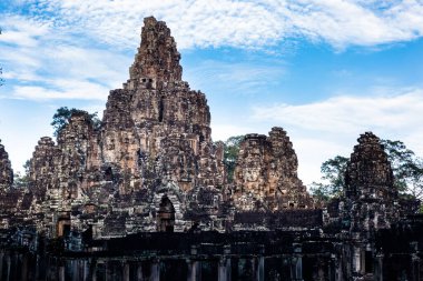 Siyam Reap, Siyam Reap / Kamboçya - 30 Eylül 2016: Görüntü Angkor Wat kompleks tapınağında. Bayon tapınağı, kafa ve taştan yapılmış yüzler.. 