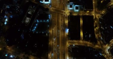 Lima Peru 'daki Miraflores bölgesinde. Başkentin üzerinde insansız hava aracıyla yapılan hava videosu. Zaman aşımı veya hiper sapma.