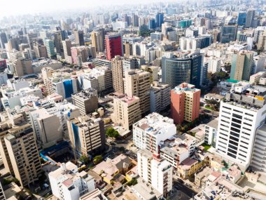 Lima Peru 'nun insansız hava aracıyla yapılan hava görüntüsü. Başkent Peru 'da güneşli bir gün.