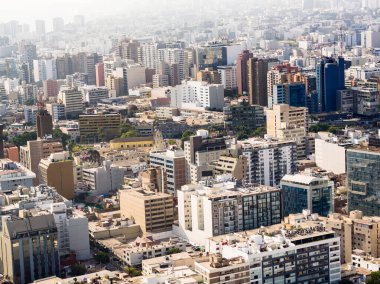 Lima Peru 'nun insansız hava aracıyla yapılan hava görüntüsü. Başkent Peru 'da güneşli bir gün.