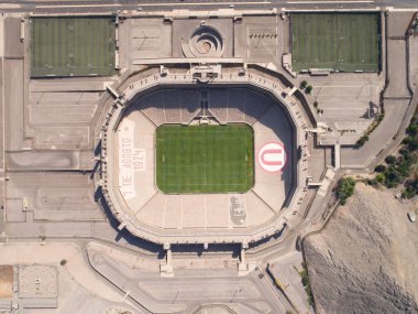 Lima, Lima - Peru - 17 Nisan 2021: Lima Peru 'daki anıtsal stadyumun havadan görüntüsü. Peru Üniversitesi futbol takımı..