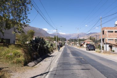 Görüntü Urubamba Cusco. Peru And Dağları 'nın ortasındaki Kutsal Vadi Yolu..