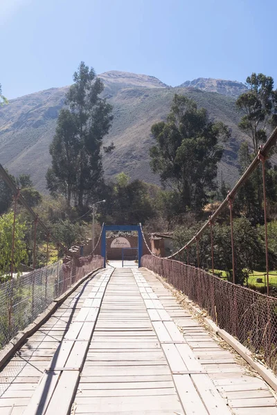 Imagen Puente Rural Madera Los Andes Peruanos Urubamba Cusco Camino —  Fotos de Stock
