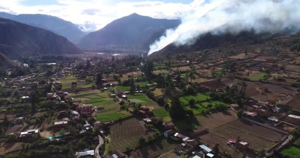 Nagranie Pożaru Andach Peruwiańskich Urubambie Cuzco Góry Ogniu Porze Suchej — Wideo stockowe