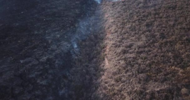 Видео Пожара Перуанских Андах Урубамбе Куско Горы Огне Время Сухого — стоковое видео