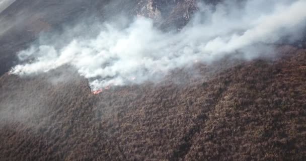 Urubamba Cuzco Daki Peru Dağları Ndaki Yangının Videosu Kurak Mevsimde — Stok video