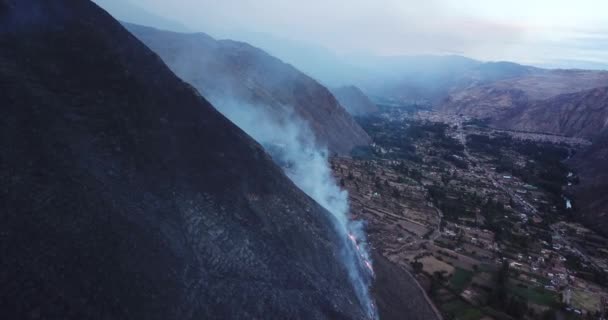 Urubamba Cuzco Daki Peru Dağları Ndaki Yangının Videosu Kurak Mevsimde — Stok video