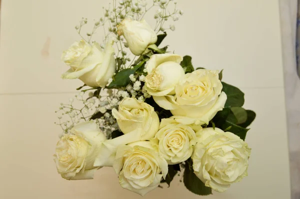 Bouquet White Roses Table Royalty Free Stock Images