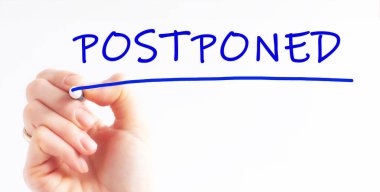 El yazısı, mavi kalemle işaretlenmiş, kavram. POSTPONED, iş konsepti geçmişi