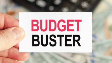 Motive edici kelimeler: bütçe kırıcı. Adam üzerinde 