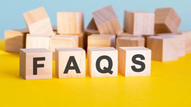 ffaqs kelime inşaatı harf blokları ve sığ alan derinliği, iş konsepti