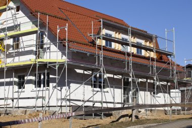Ev inşaat iskele ile