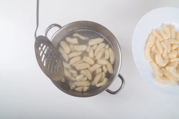 Cooking noodles in a pot — Stock Photo, Image