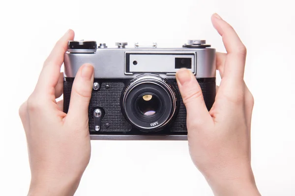 Hand op de ontspanknop te drukken in de classic camera — Stockfoto