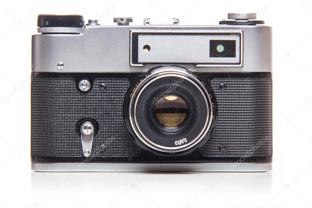 https://st2.depositphotos.com/3910229/5821/i/950/depositphotos_58213203-stock-photo-classic-35mm-old-analog-camera.jpg