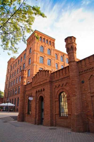 Fábrica velha restaurada na cidade de Lodz, Polônia — Fotografia de Stock