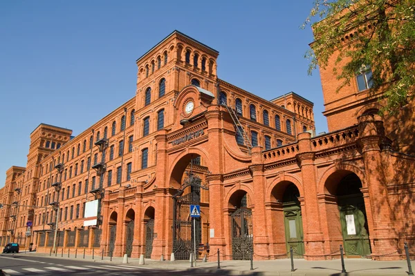 Fábrica velha restaurada na cidade de Lodz, Polônia — Fotografia de Stock