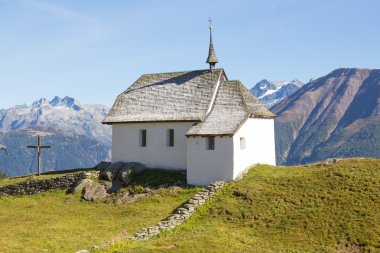 Tipik İsviçre dağ Kilisesi