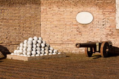 Ortaçağ cannon ve topları