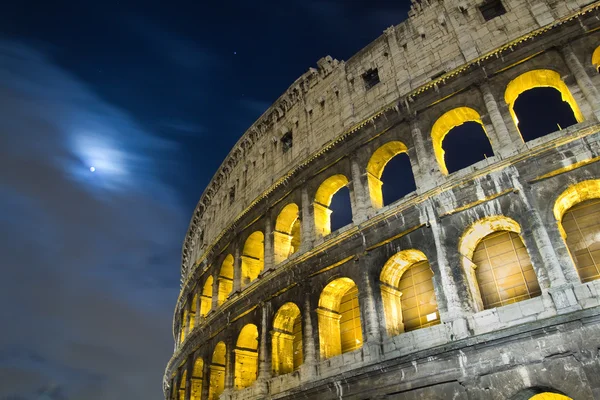 Colosseum at night — Stock Photo, Image
