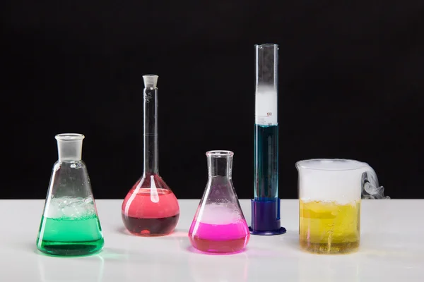 Vidro em laboratório químico — Fotografia de Stock