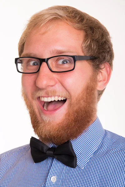 Retrato de homem barbudo feliz com um laço — Fotografia de Stock