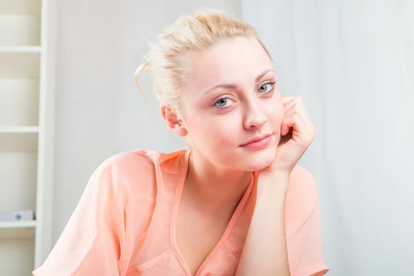 Happy young smiling girl — Stock Photo, Image