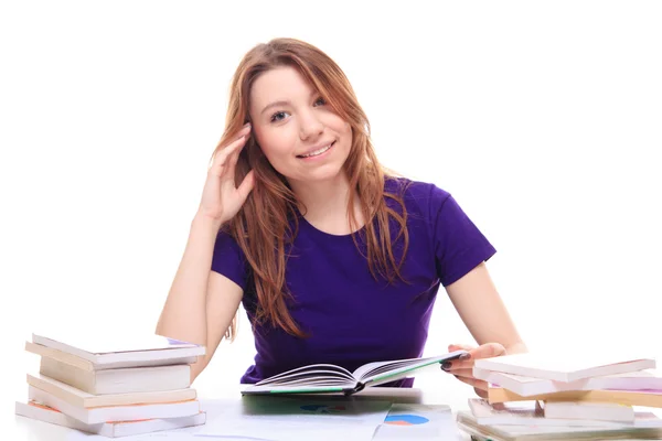 Junge Frau lernt mit Büchern — Stockfoto