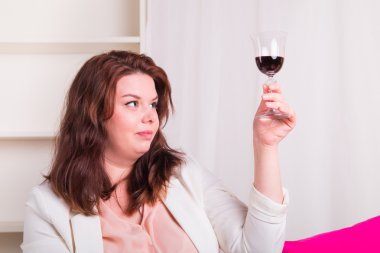 zarif kadın şarap içme