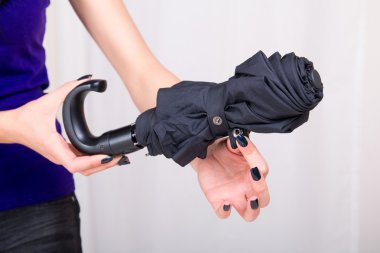 Kız açılış şemsiye evde