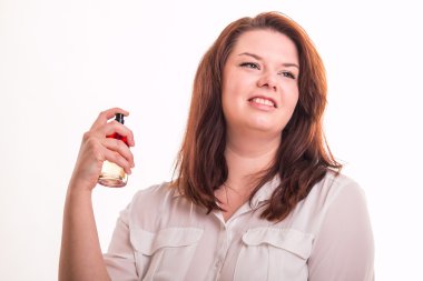 Genç kız sprey duman tombul 