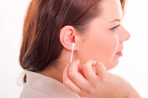 Kadın kulak Temizleme — Stok fotoğraf