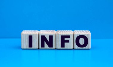 Mavi arka plandaki küplere konsept kelime INFO. Tıbbi konsept.